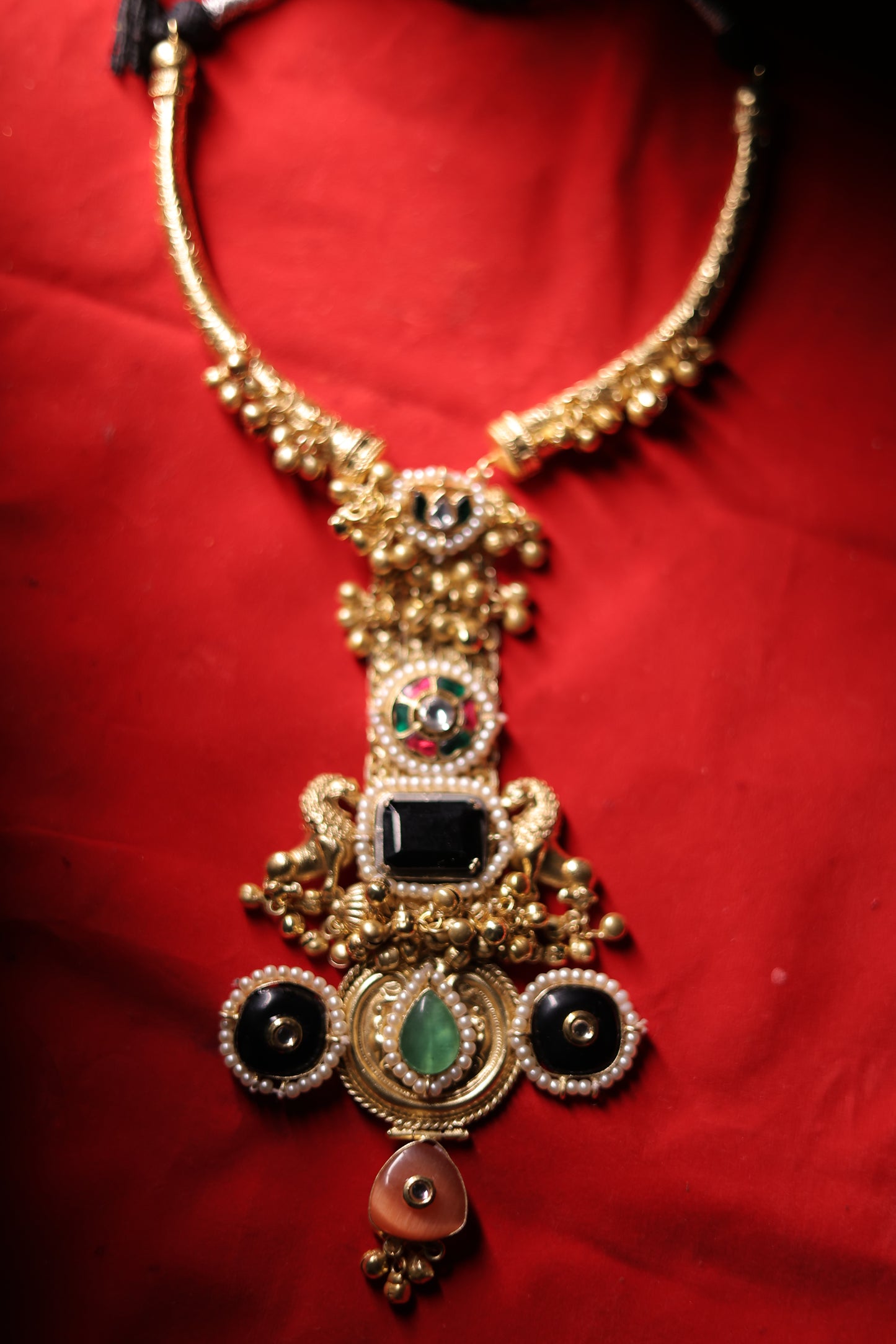 Fusion heritage pachi kundan hasli necklace