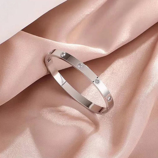 Stainless Steel Contemporary Silver Plated Anti-Tarnish Bracelet